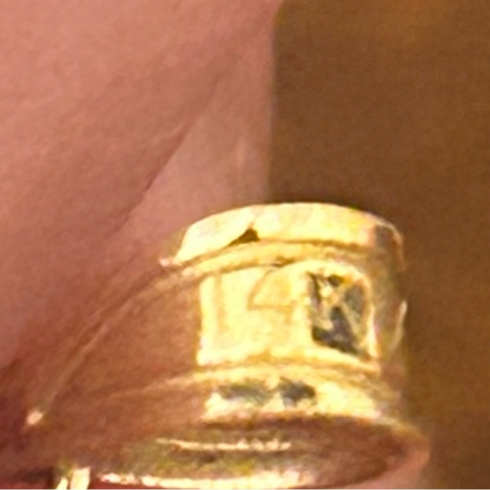 14K Yellow Gold VINTAGE Delicate Cross Pendant - Picture 3 of 4